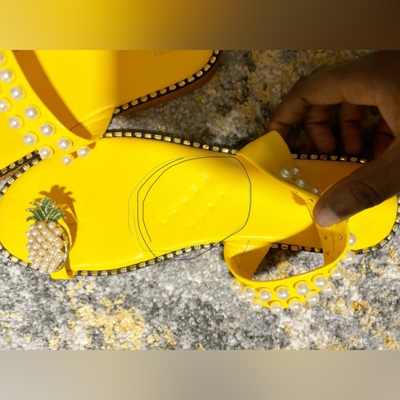 Sweet & Fresh Toe-Post Sandals With Pearl & Pineapple DecorYellow Flat Sandals - Picture 6 of 8